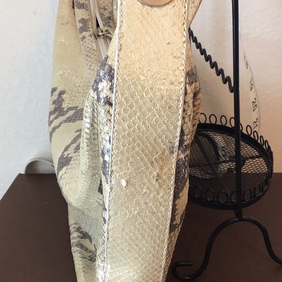 Donald J Pliner Couture Metallic Snake Print Bag - Picture 15 of 15